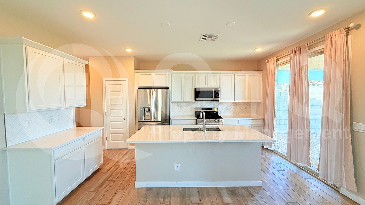 3341 S 180th Ave Goodyear, AZ 85338 photo 2
