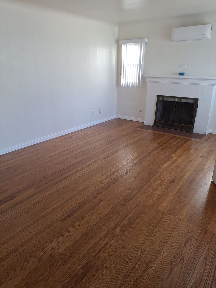 4540 52nd St photo 2