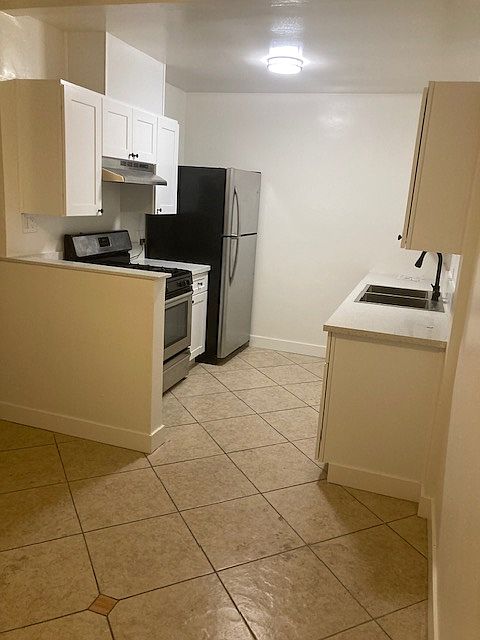 4281 Schoolridge Ln photo 3