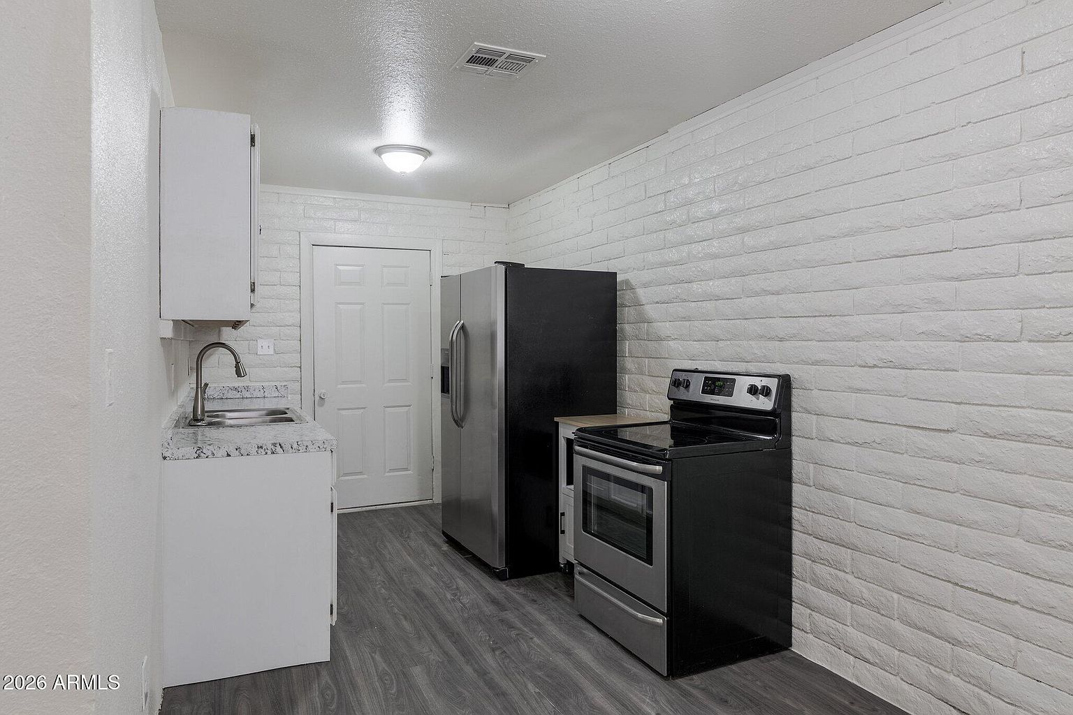3111 W Jefferson St Phoenix, AZ 85009 photo 2