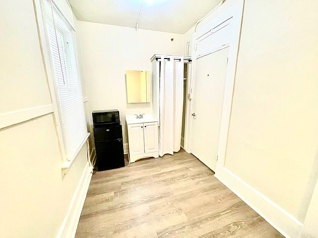 402 Broadway photo 2