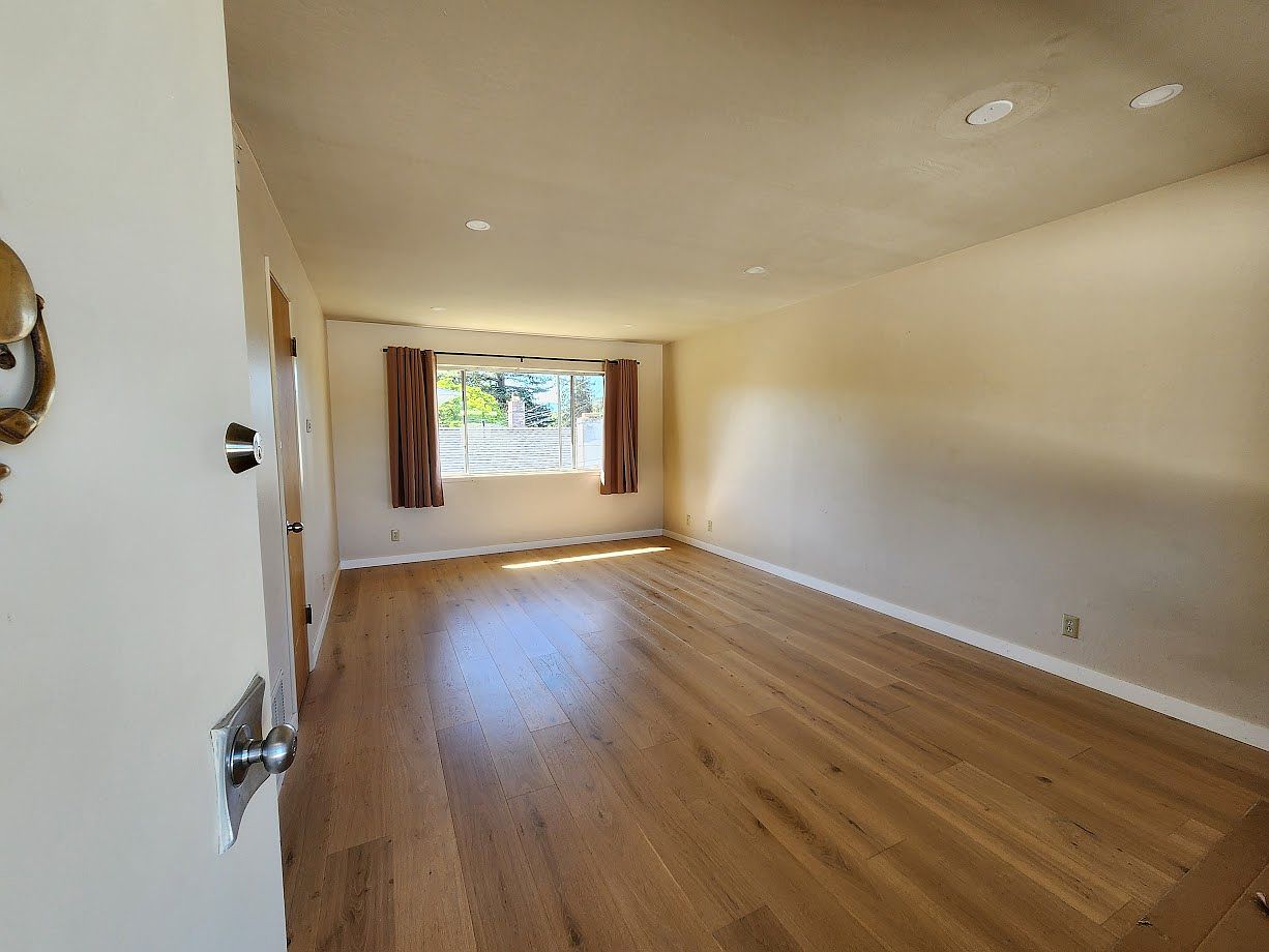 959 Alice Ln photo 5