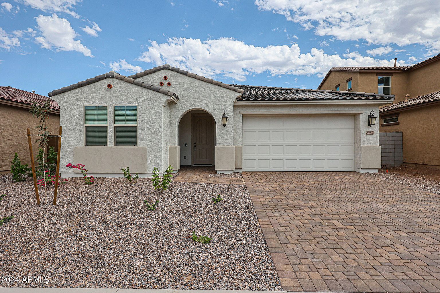 8752 W Medlock Dr Glendale, AZ 85305 photo 2
