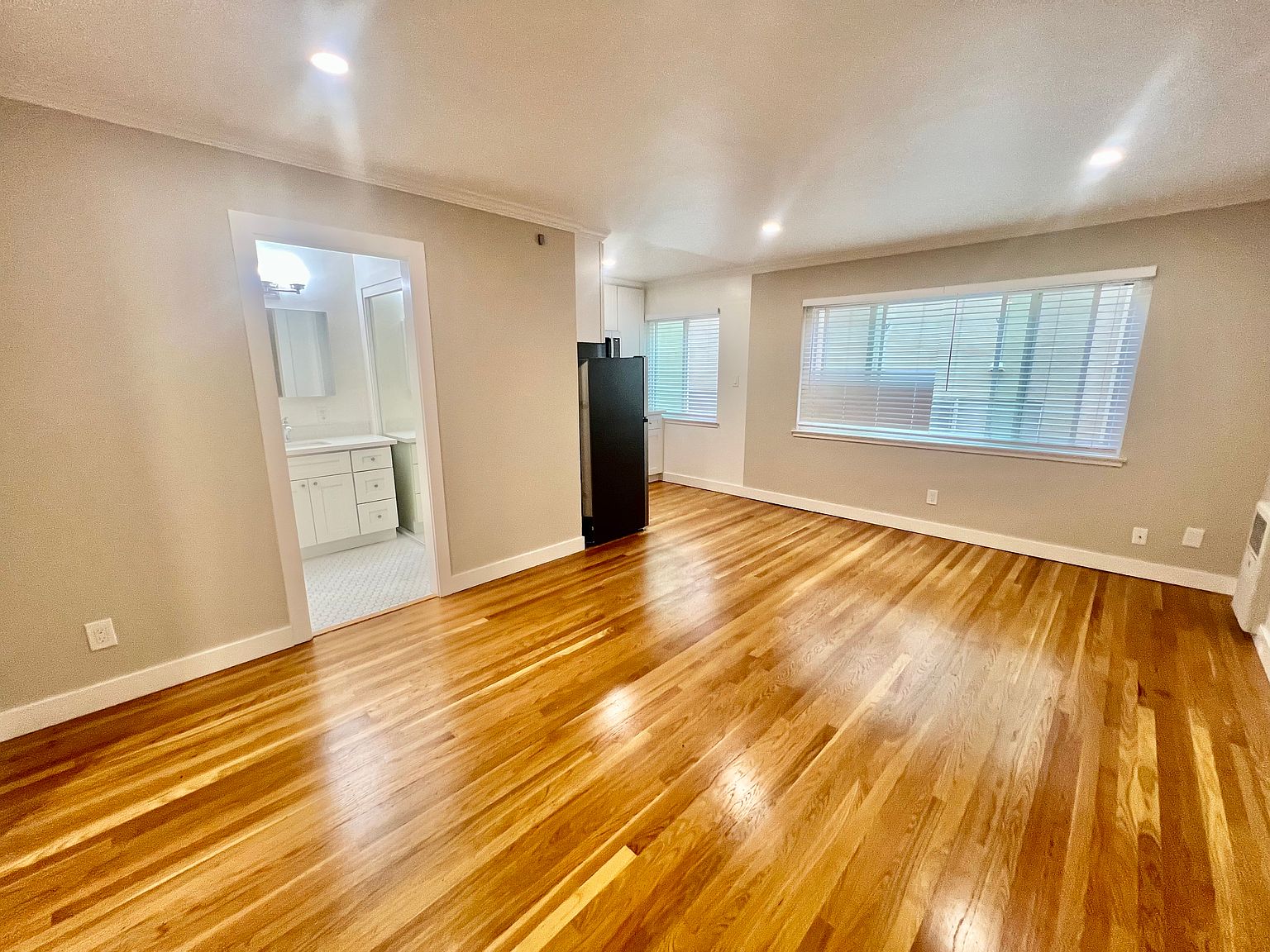 453 Lee St photo 3
