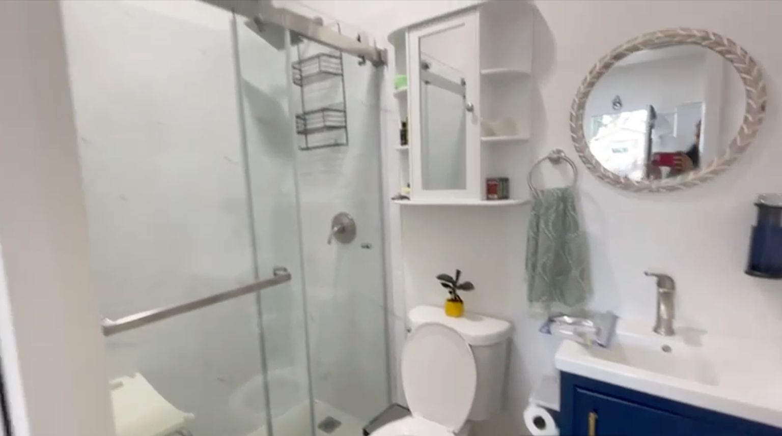 0BR/1BA Apartment on Hurlingame Ave · Redwood City photo 5