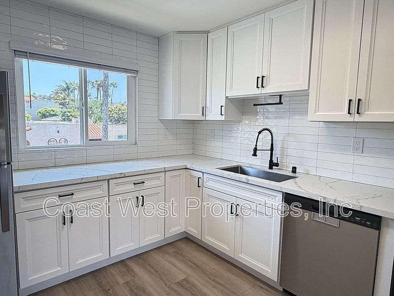 4802 Orchard Ave photo 4