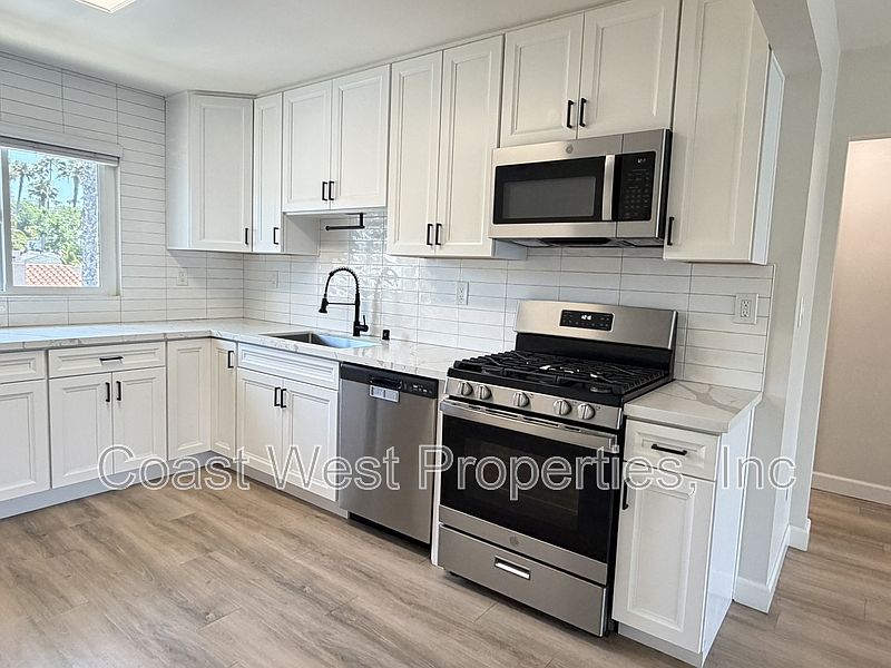 4802 Orchard Ave photo 3