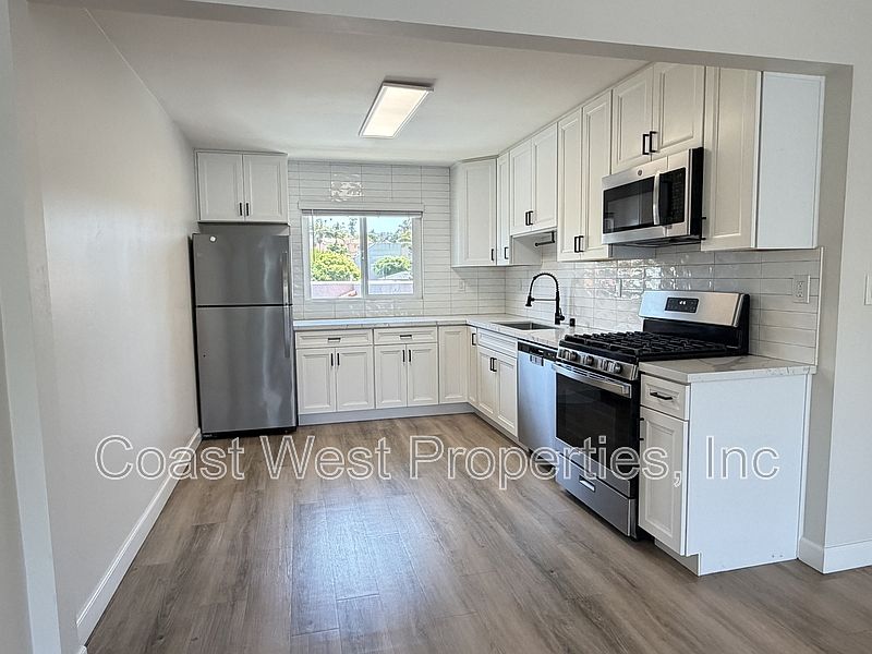 4802 Orchard Ave photo 2