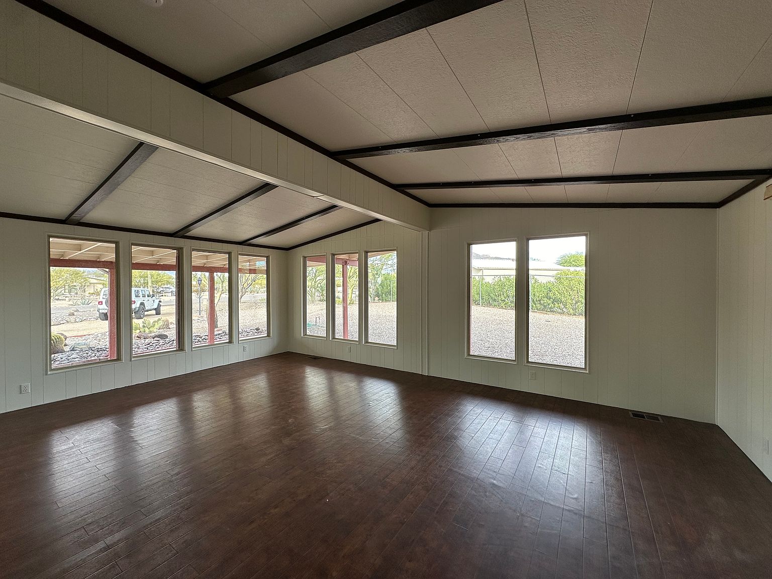 5301 E Tanglewood Cir photo 2