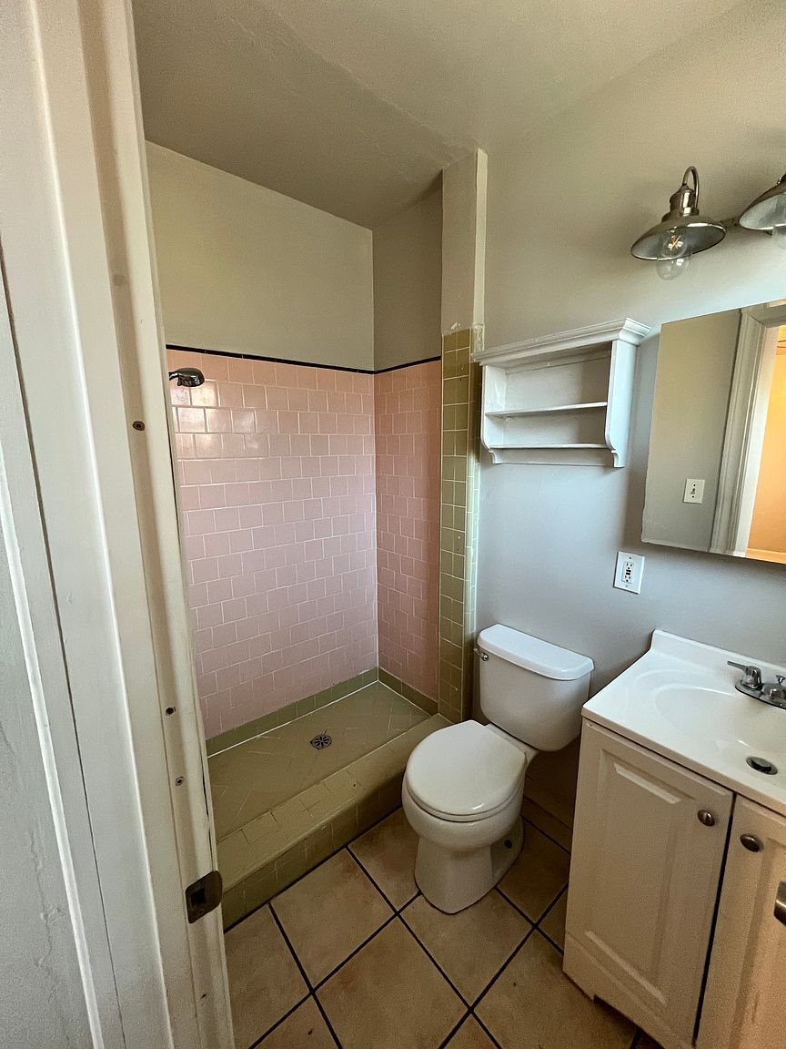 688 Chula Vista St photo 2