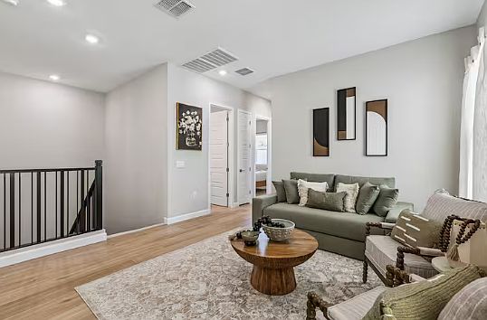 5017 E Anderson Dr photo 3
