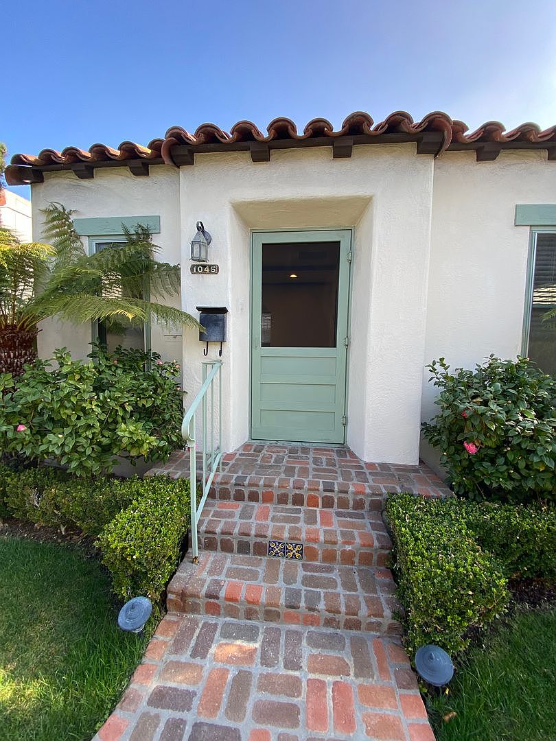 1045 Robinson Avenue photo 4