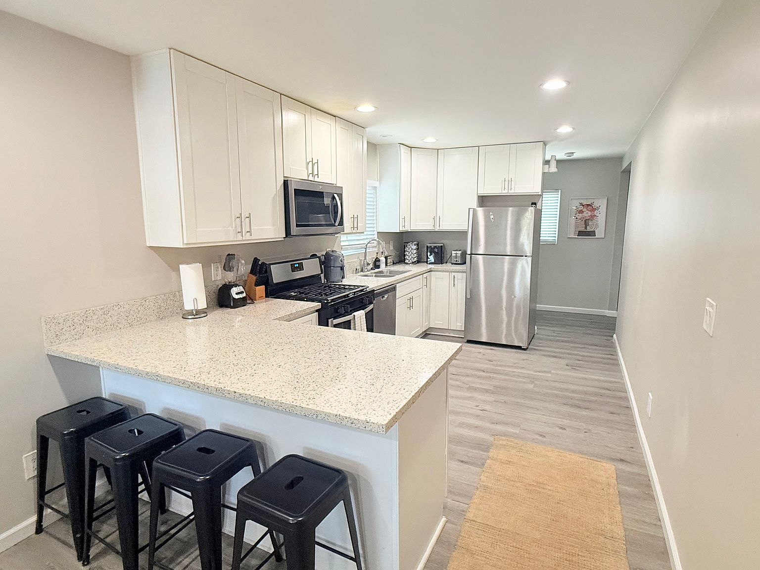 2022 1/2 Ocean View Blvd photo 3