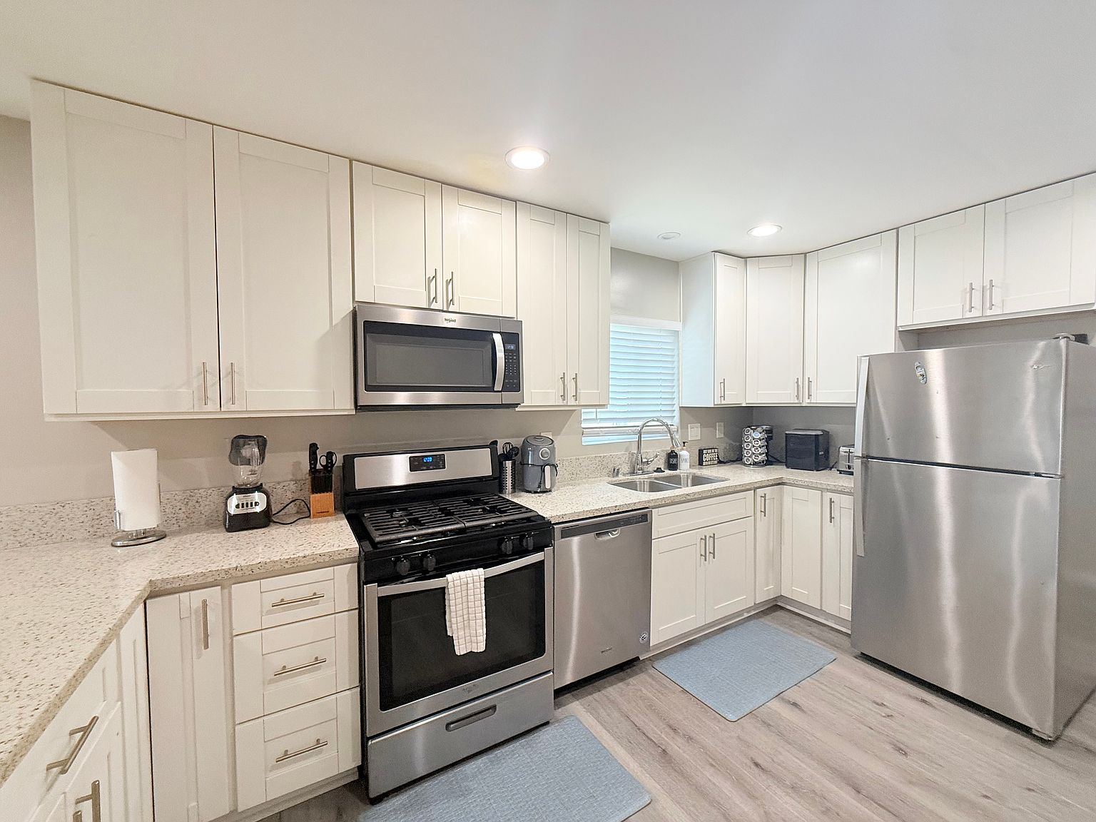 2022 1/2 Ocean View Blvd photo 2