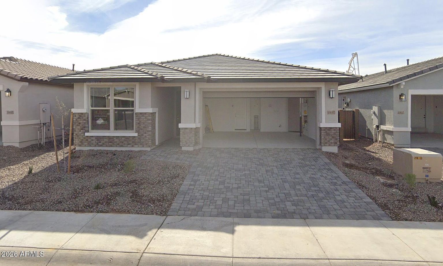 40005 W ELM Drive photo 2