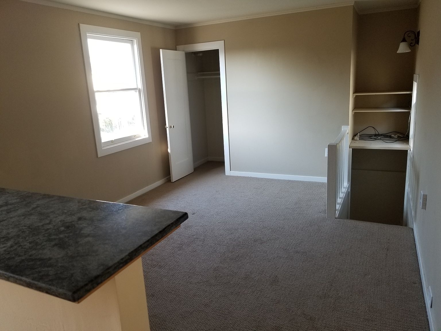 437 Athol Ave photo 5