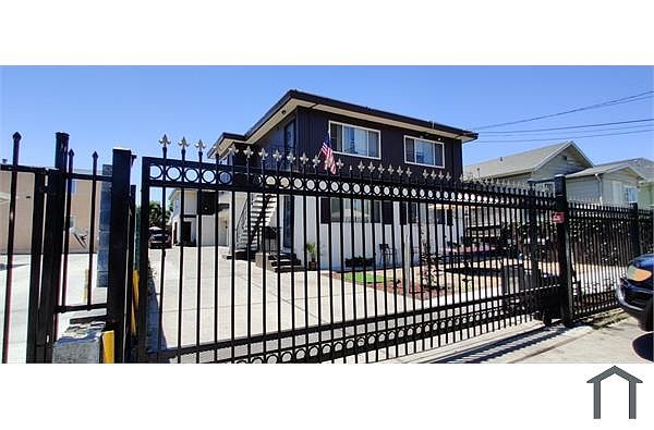 Houses on Birch St · Oakland