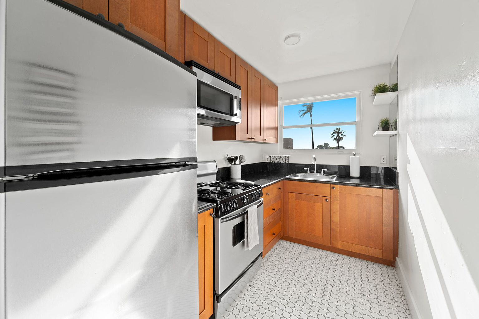 120 Maple St photo 2