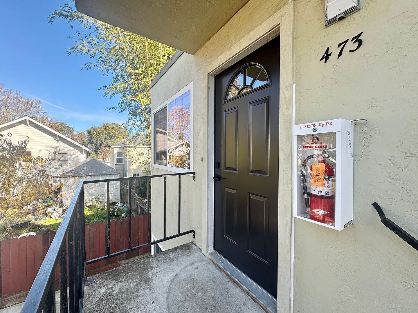 471 Cross St photo 3