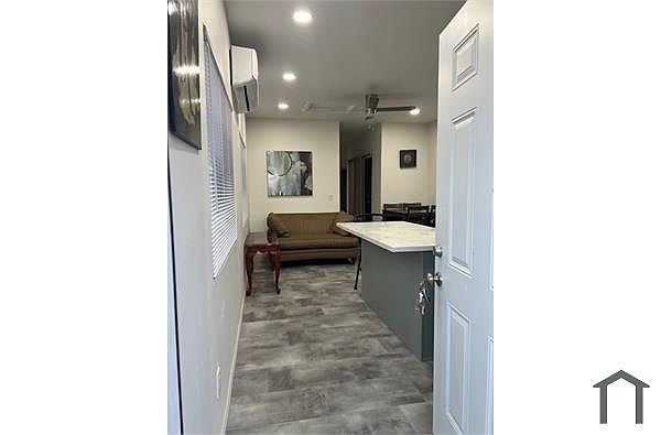 6211 Hughes St photo 3