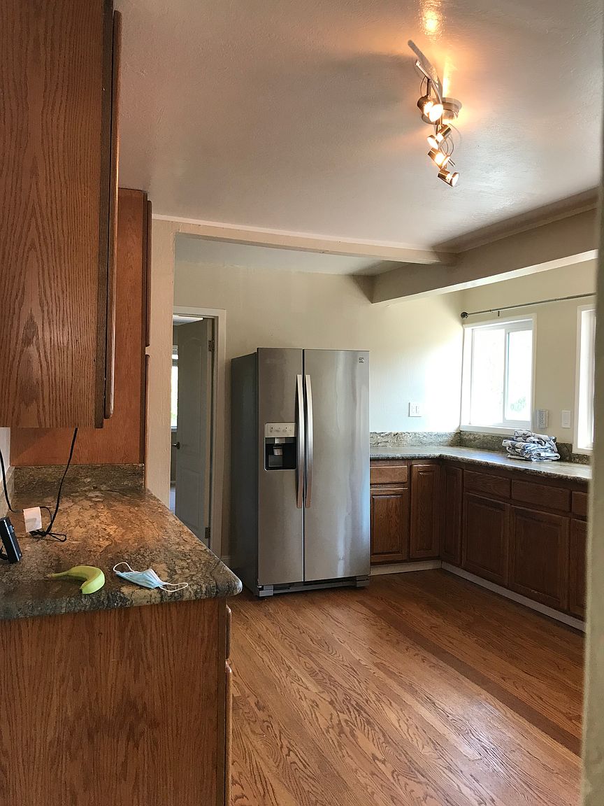 260 Klamath St photo 5