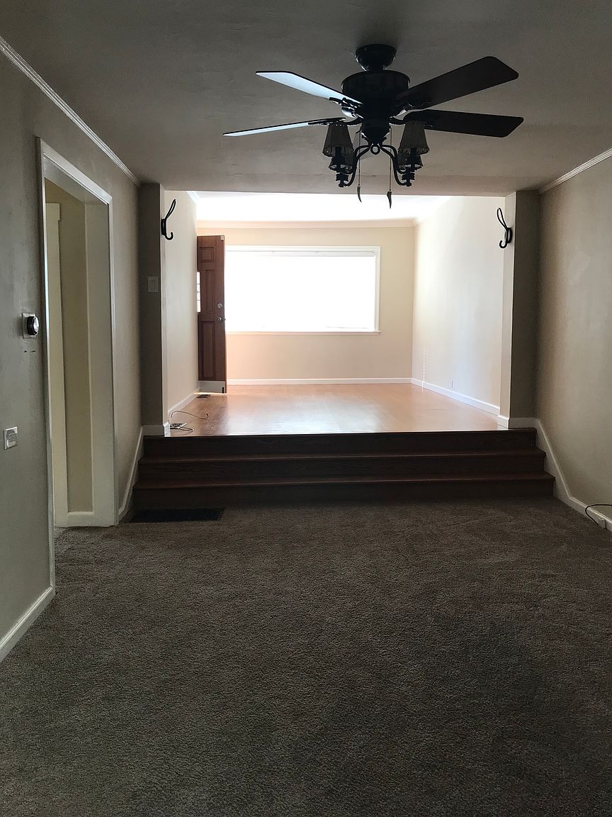 260 Klamath St photo 4