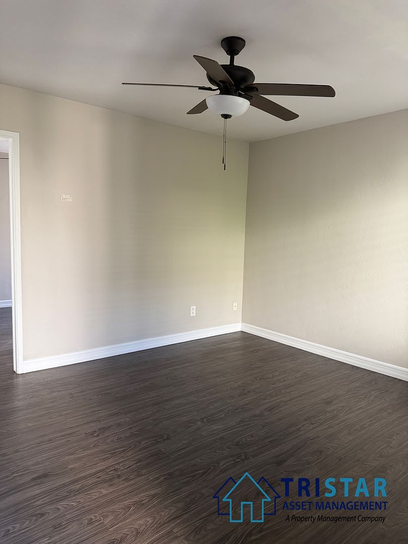 8437-8441 La Mesa Blvd photo 2