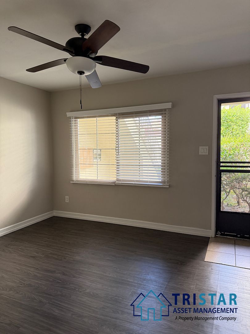 8437-8441 La Mesa Blvd photo 4
