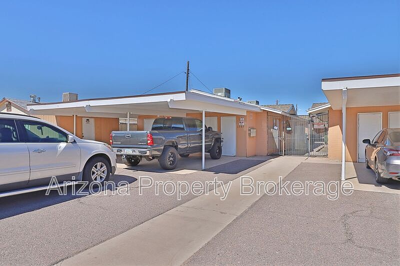 1702 W Vogel Ave Phoenix, AZ 85021 photo 3