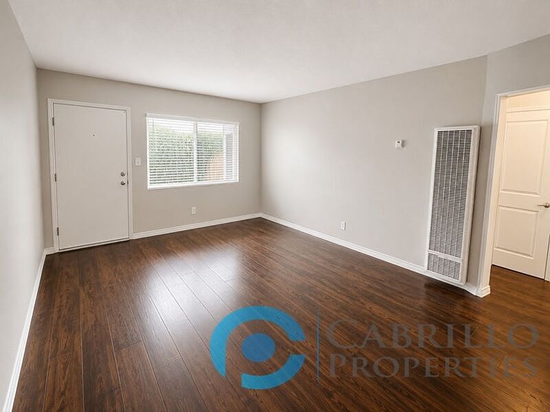 3949 1/2 32nd St photo 5