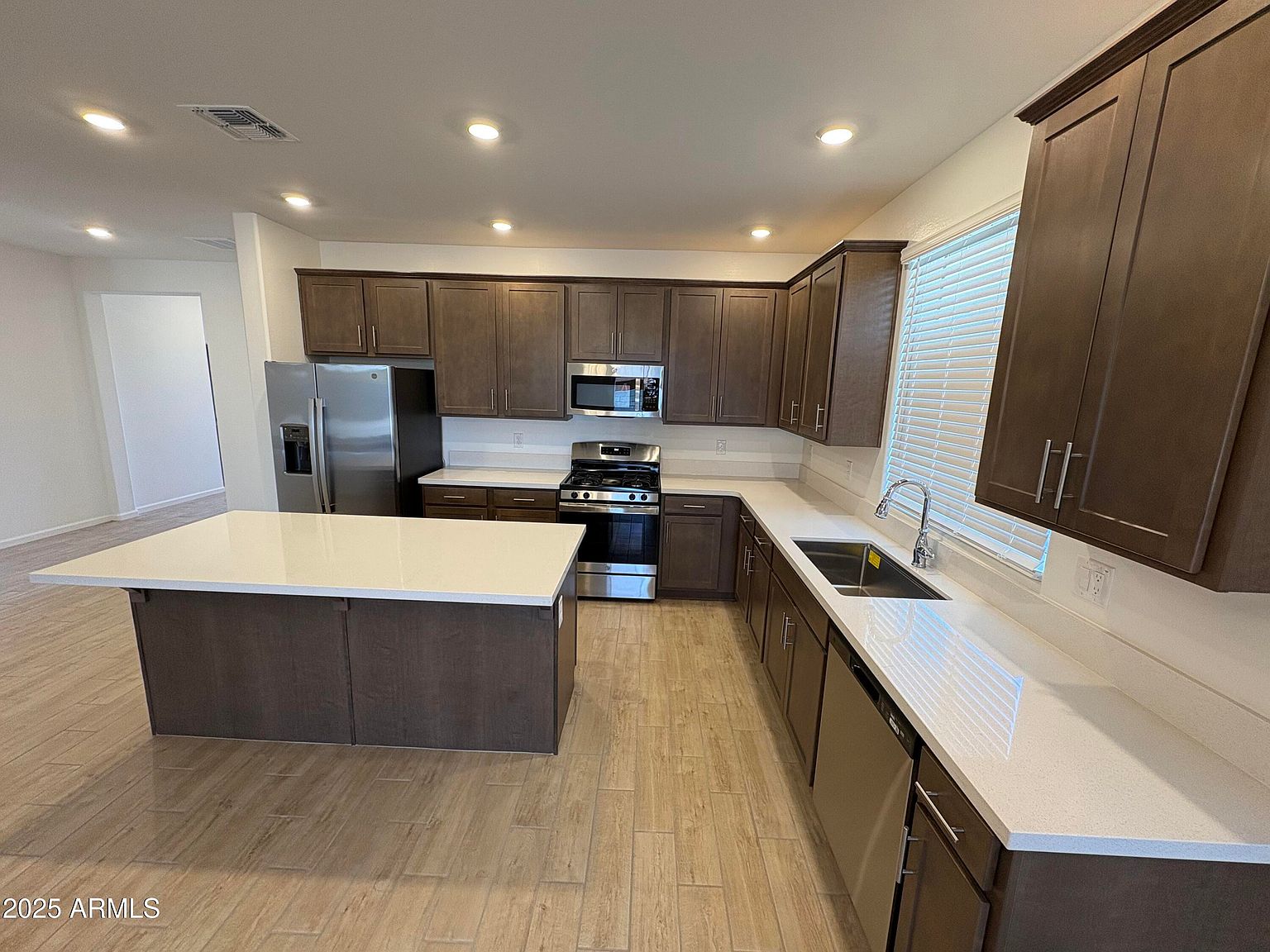 13248 W Hackamore Dr Peoria, AZ 85383 photo 3