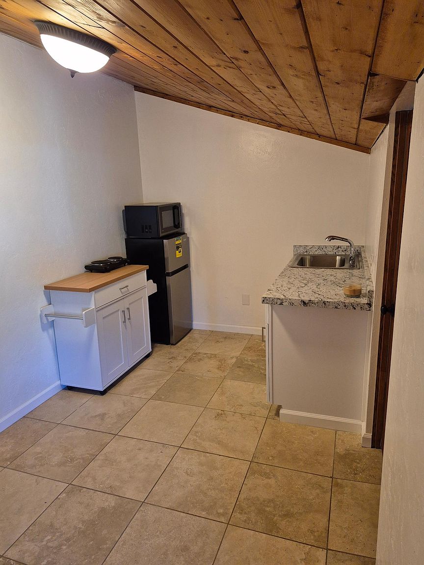 14437 Rios Canyon Rd photo 3