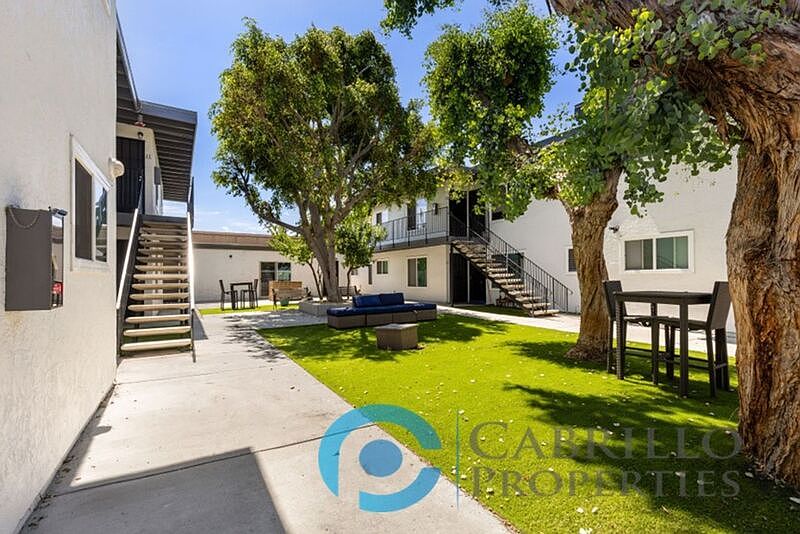 8453 Carlisle Dr photo 2