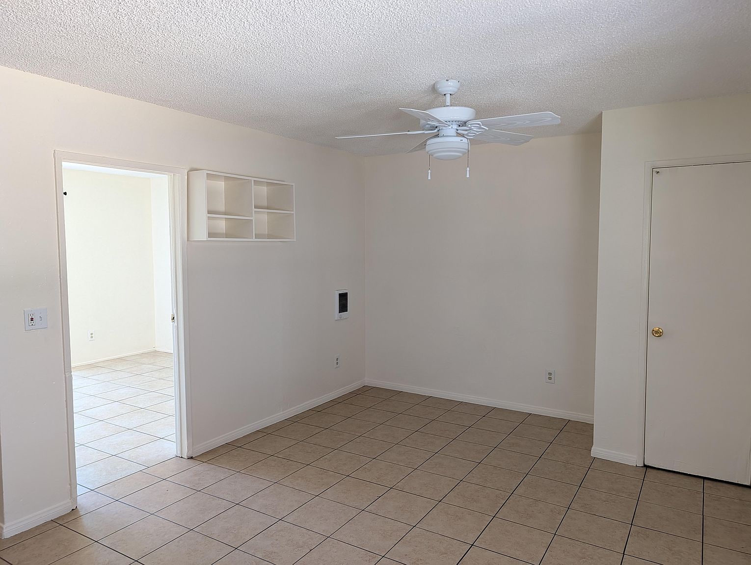2285 Comstock St photo 3