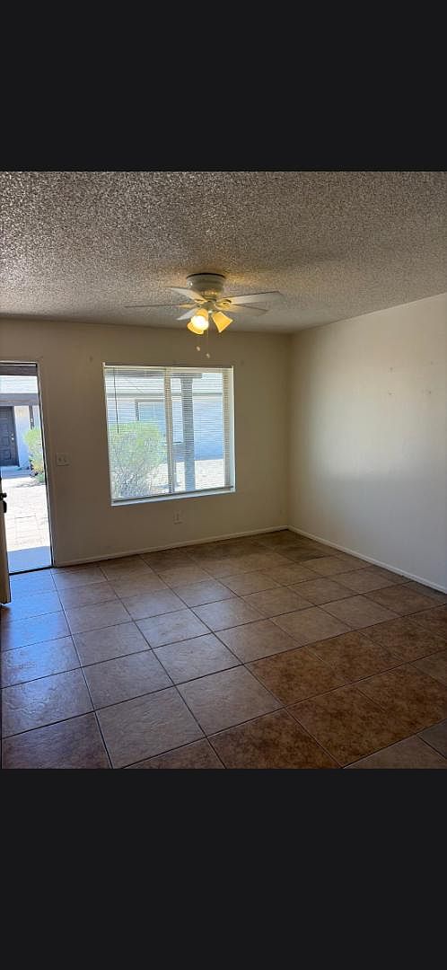 576 N San Marcos Dr photo 2