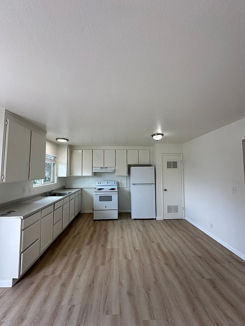2BR/1BA Apartment on Stoney Ct · Gilroy photo 2