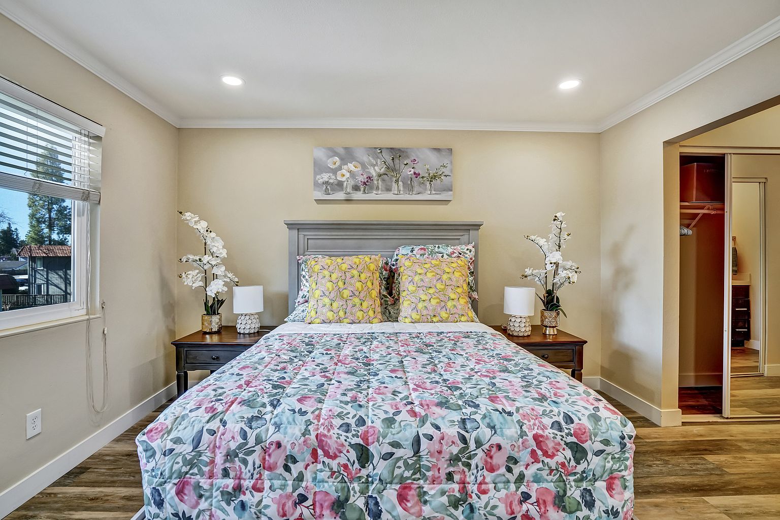 Vista Del Sol Apartments photo 2