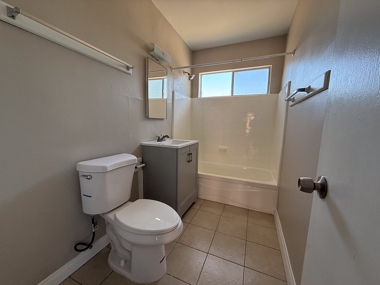 studio  1.0 baths photo 5