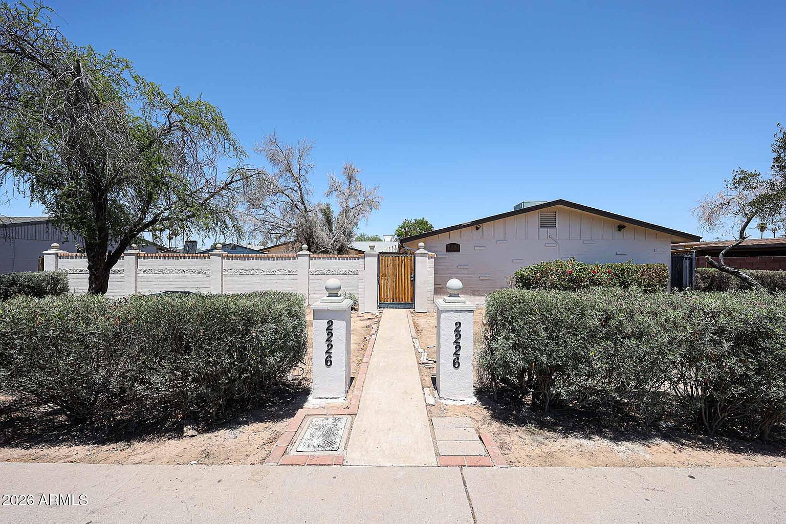 2226 W Heatherbrae Dr Phoenix, AZ 85015 photo 3