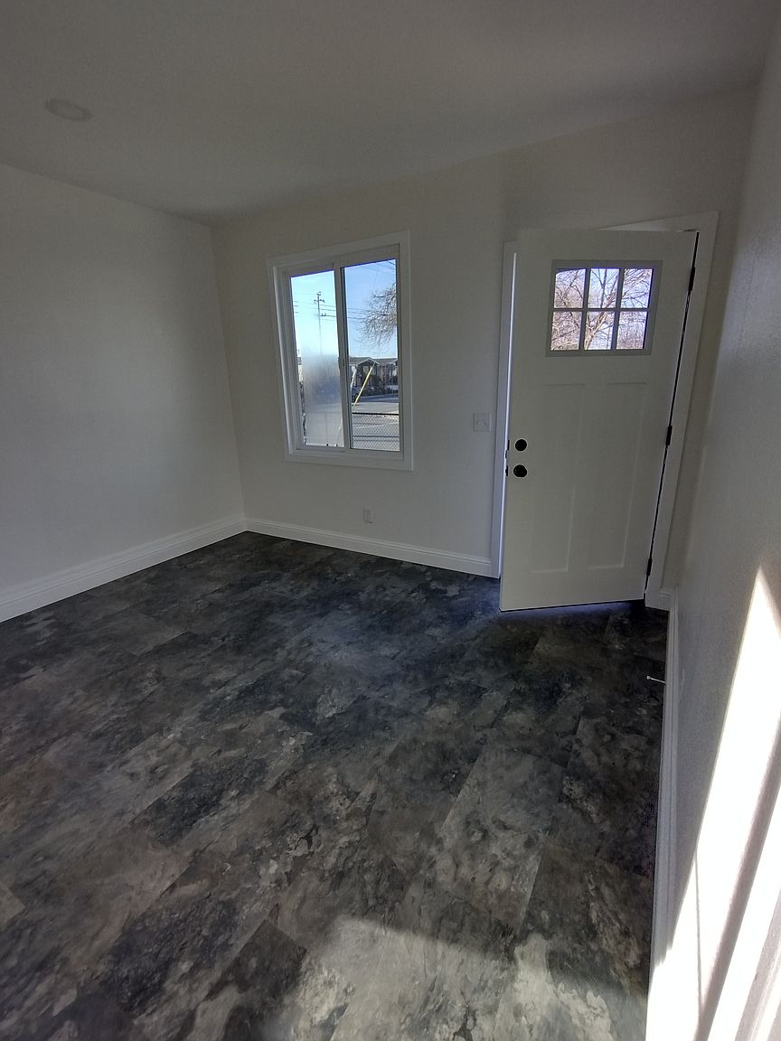 124 W Front St photo 2