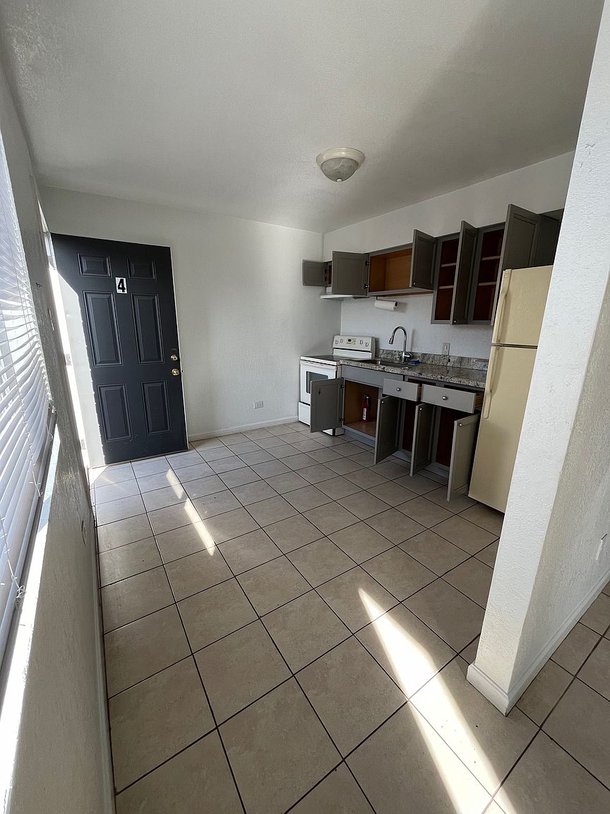 5942 W Alice Ave photo 3