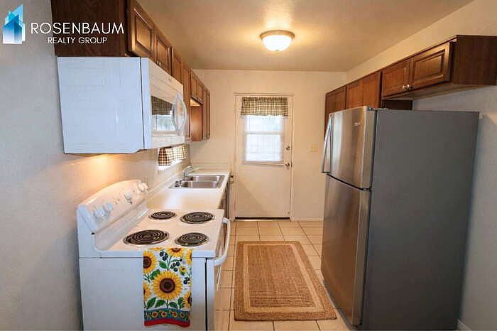 1006 N Pueblo Dr photo 3