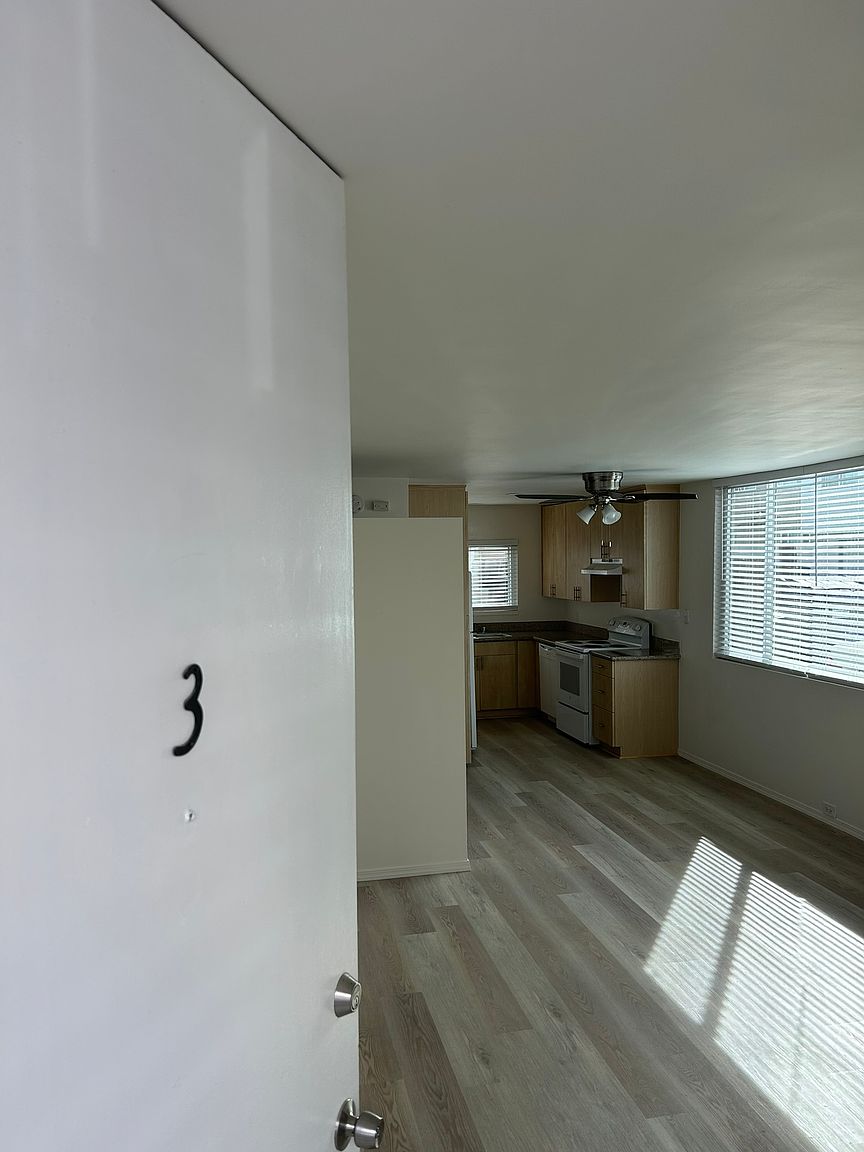 4851 Del Monte Ave photo 3