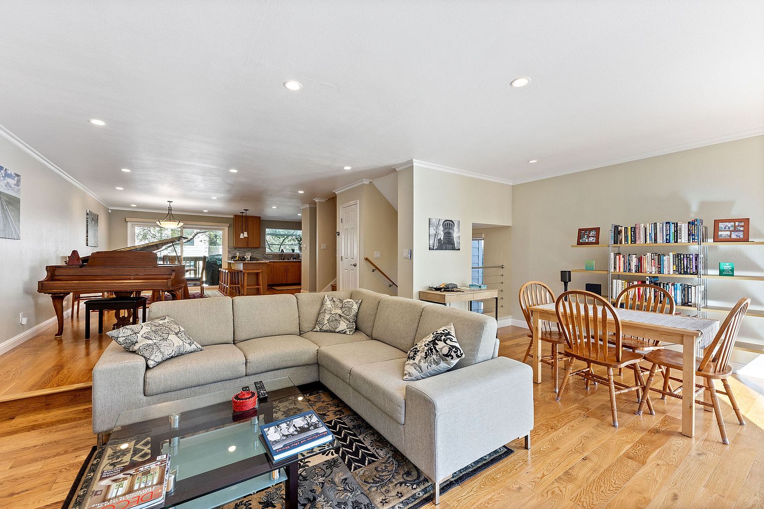 431 Woodminster Drive photo 2