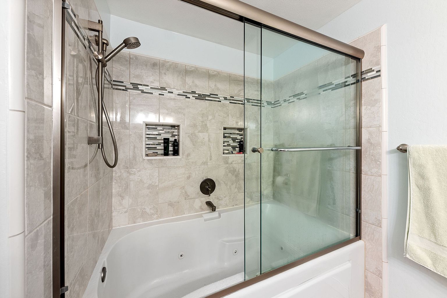 431 Woodminster Drive photo 3