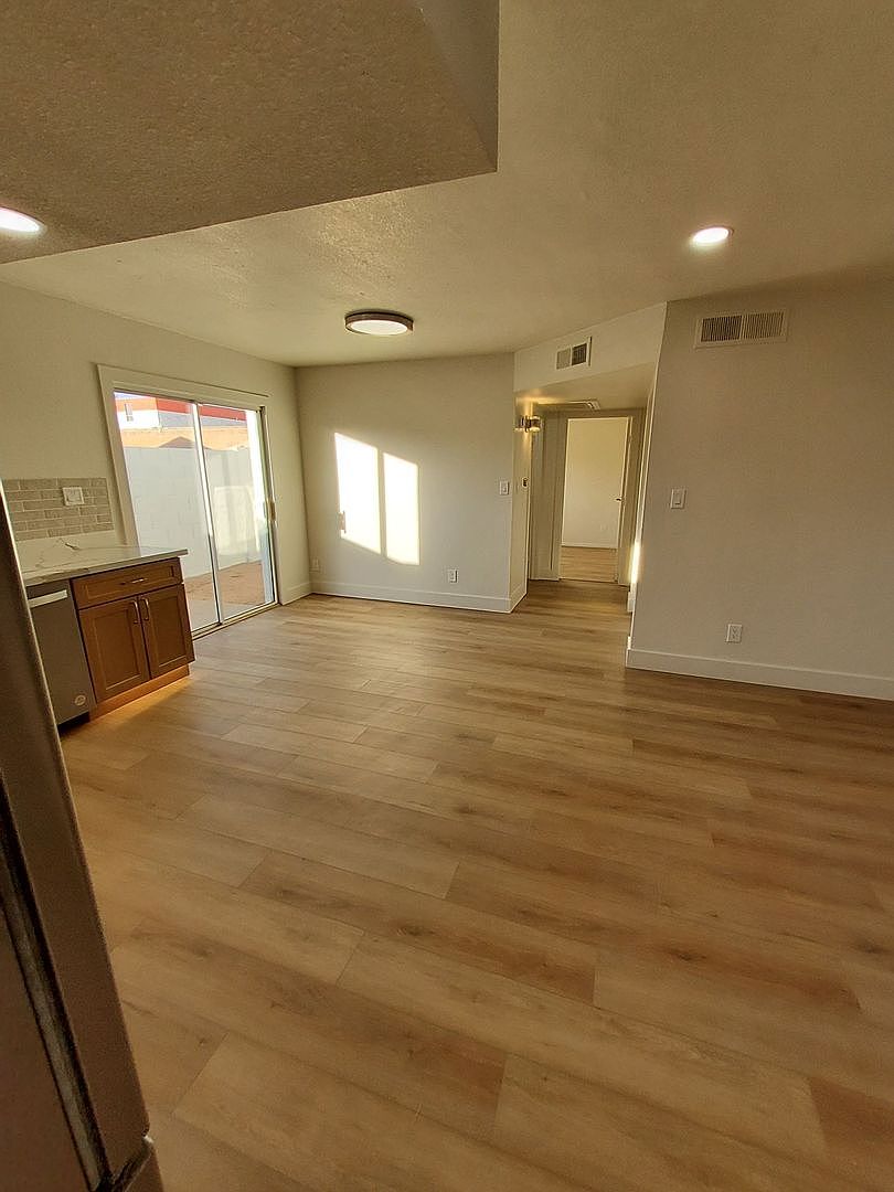 5040 N 18th Ave Phoenix, AZ 85015 photo 5