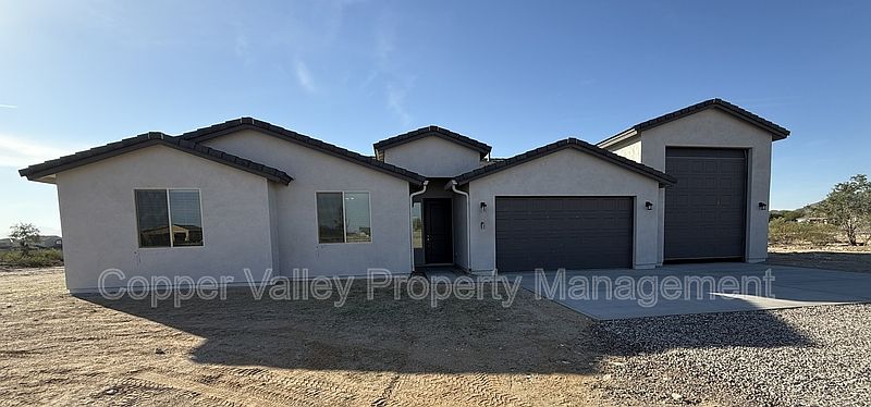 812 E Irvine Rd Phoenix, AZ 85086 photo 2