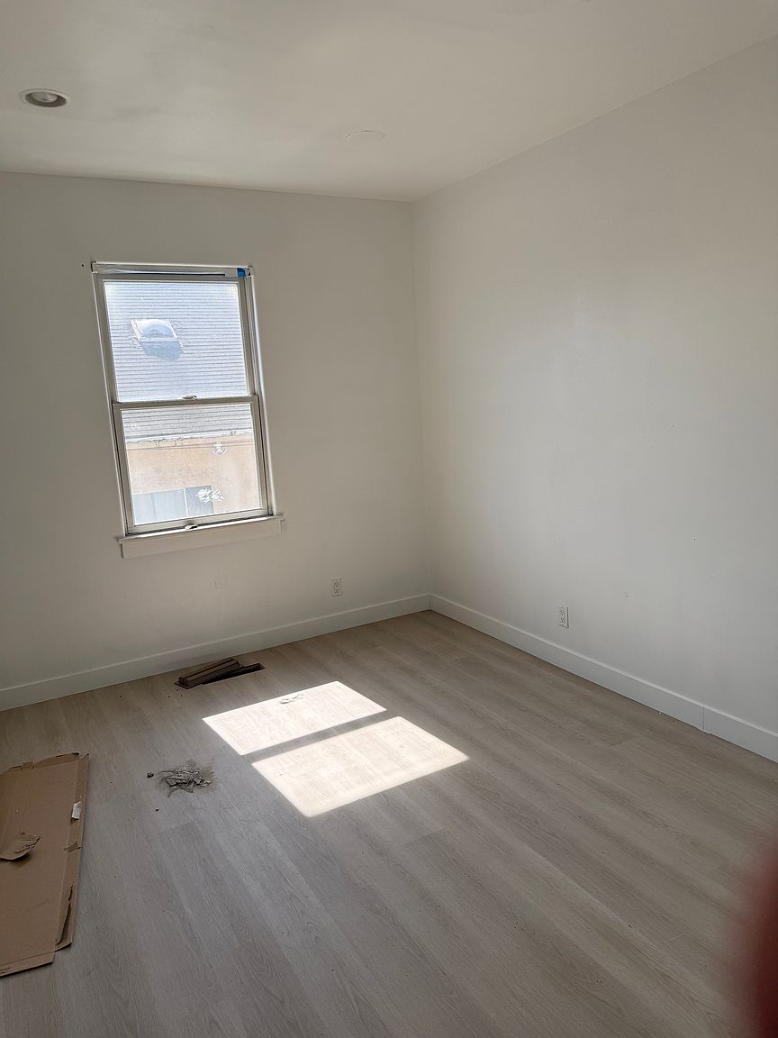 920 54th Ave photo 3