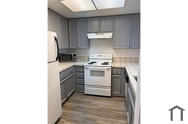 3787 Stoneglen photo 3