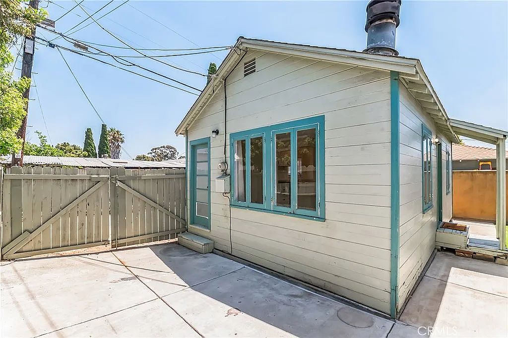 4175 Pepper Dr photo 2